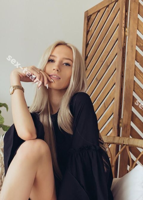 Оля