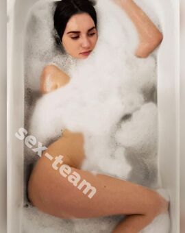 Аня